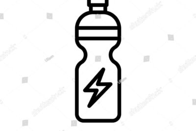 una imagen de una persona sosteniendo una manzana verde y una botella de agua con una expresion de bienestar y energia